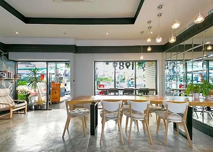 1989 & Cafe 2*