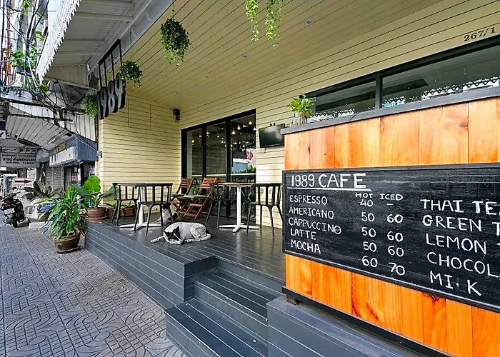 1989 & Cafe Hotel 2*